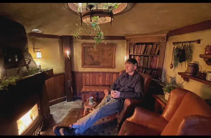 خانه هابیت در کانادا؛ رویای کودکی که به حقیقت پیوست